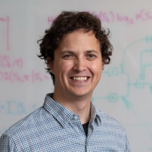 Simon-Headshot.jpg